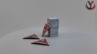 Изготовленные на заказ нашивки из саржи для брендинга