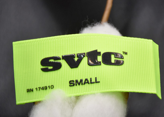 Зашейте на изготовленных на заказ напечатанных ярлыках Washable 3D одежды силикона логотипа бренда