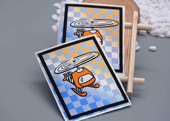 Горизонтальный экран сплетенной ткани напечатал заплаты с логотипом силикона Eco дружелюбным