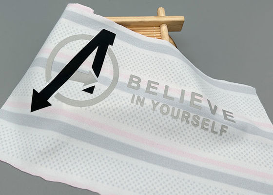 Изготовленный на заказ отражательный серебряный ярлык передачи тепла логотипа для одежды