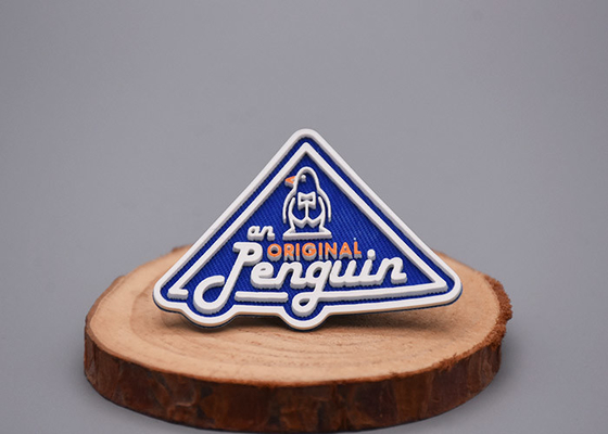 Горячий расплавьте слипчивые напечатанные ярлыки одежды силикона подгонял Twill назад